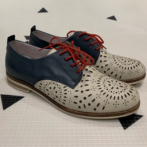 Ladies Ramonte Shoes, blue and creme with red laces - Picture 3 of 8